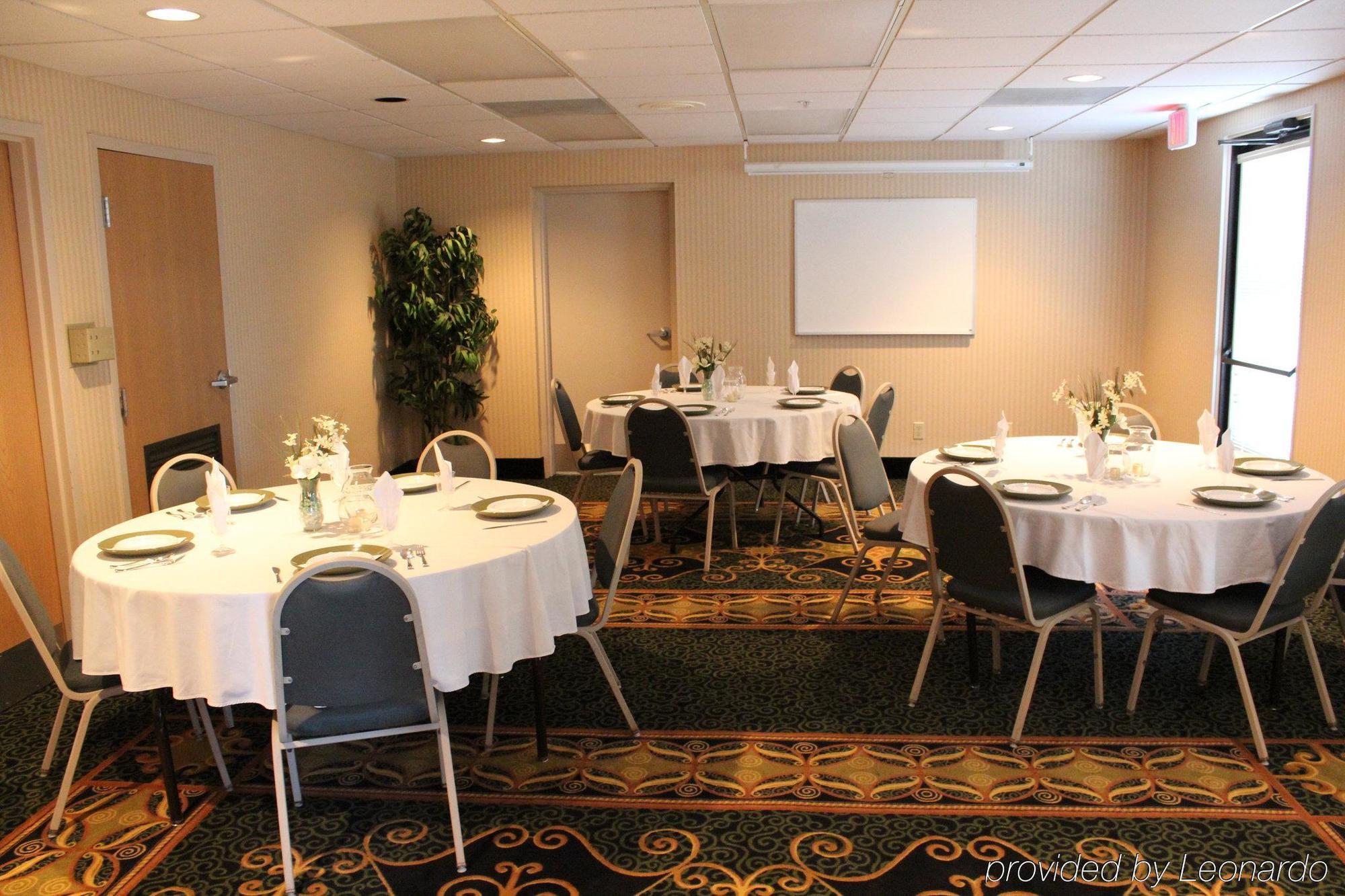La Quinta By Wyndham Denison - North Lake Texoma Restaurant photo