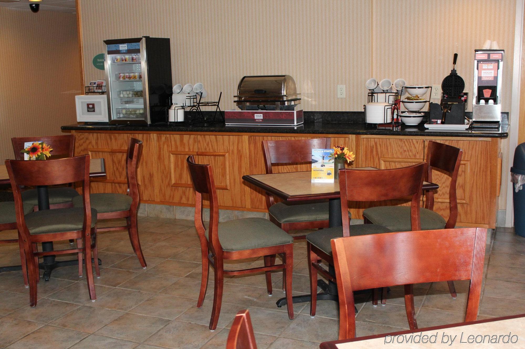 La Quinta By Wyndham Denison - North Lake Texoma Restaurant photo